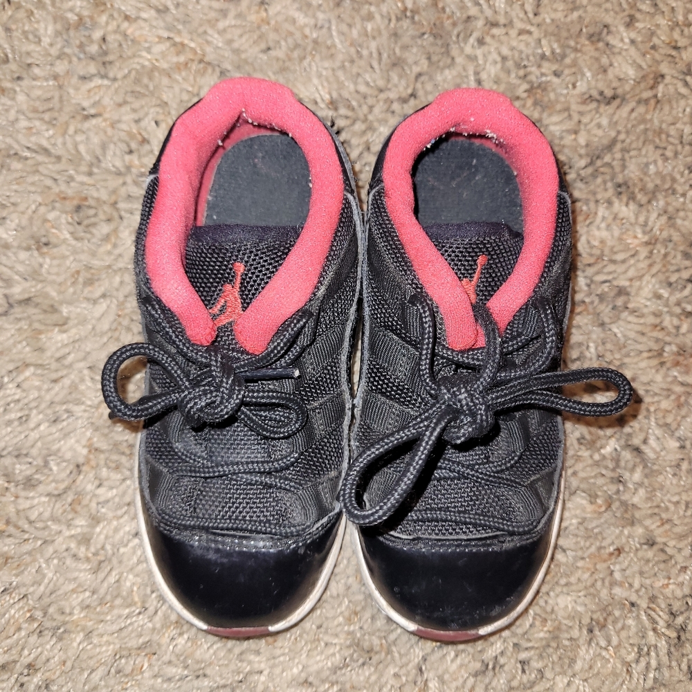 Jordan 11 - Picture 3 of 3